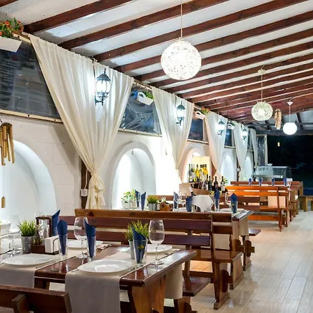 Yanis 3* Lozenec