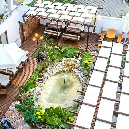 Yanis فندق لوزينيتس