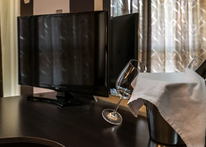 Yanis 3* 로제넷츠